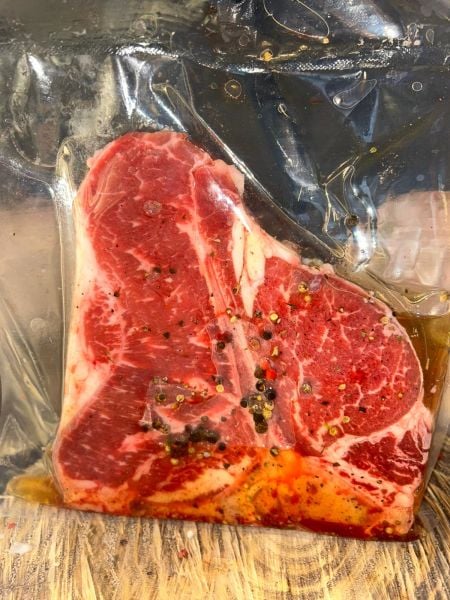 T-Bone Steak Prime 1 Kg, BMS 2, Grade Quality A2  (1)